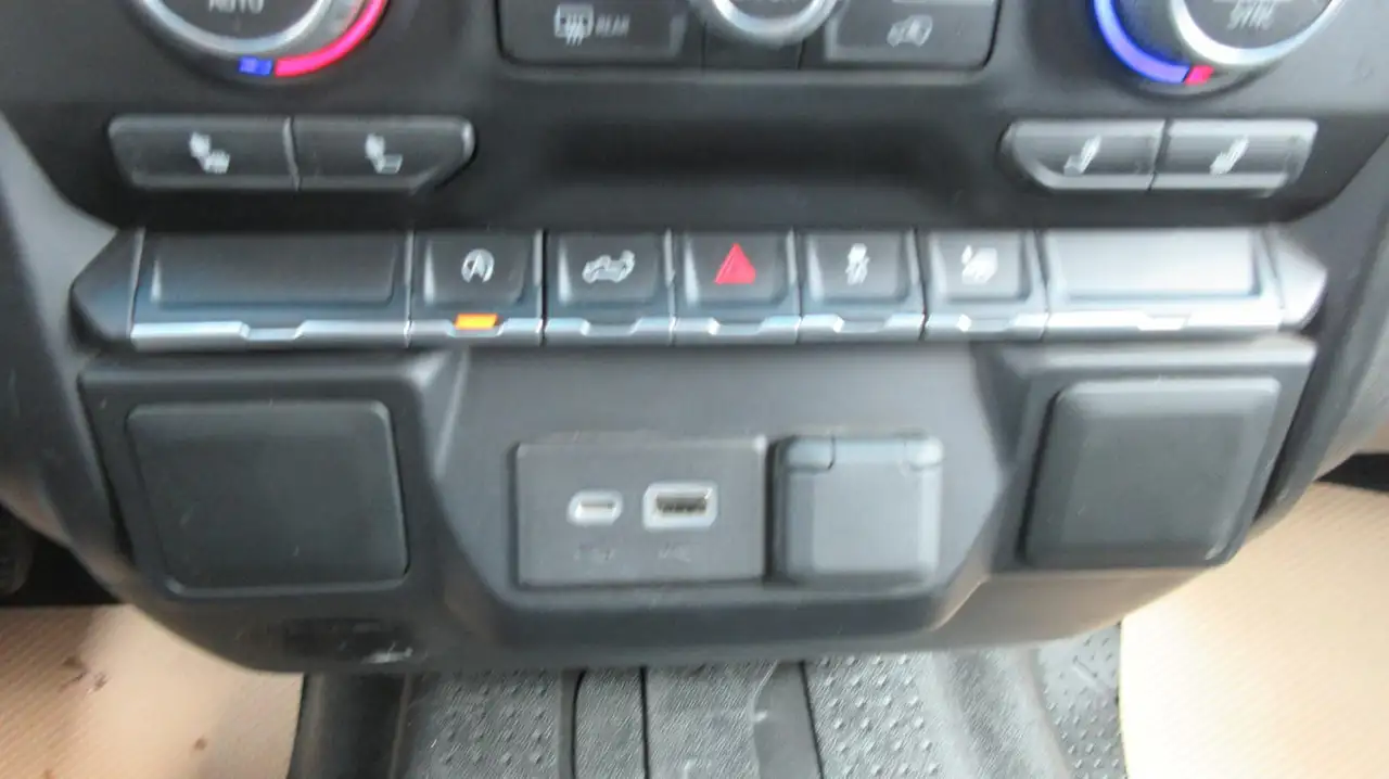 Chevrolet Silverado 1500 снимка Chevrolet Silverado 1500
