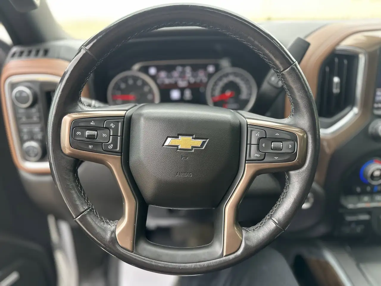 Chevrolet Silverado 1500 снимка Chevrolet Silverado 1500