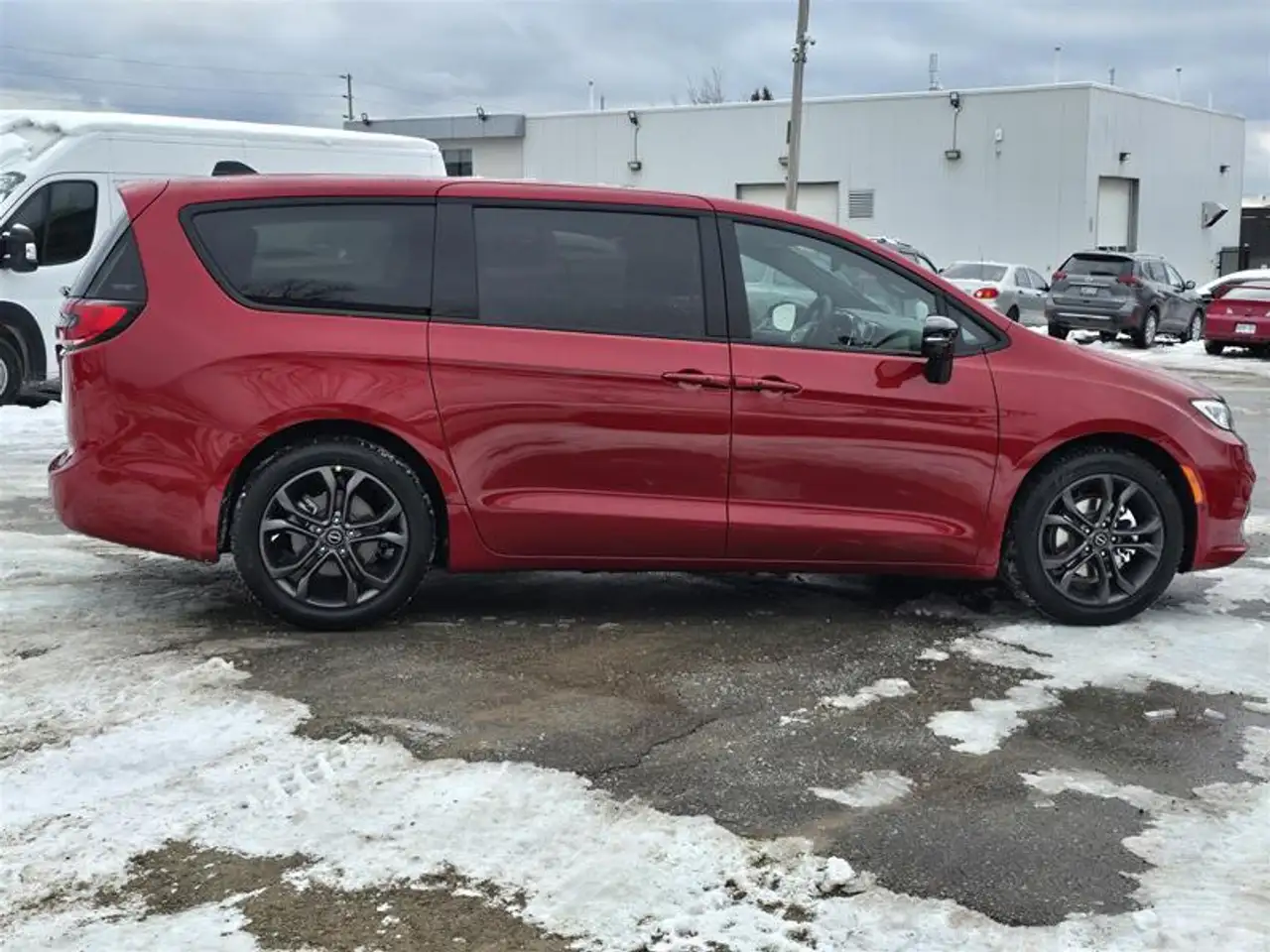 Chrysler Pacifica снимка Chrysler Pacifica