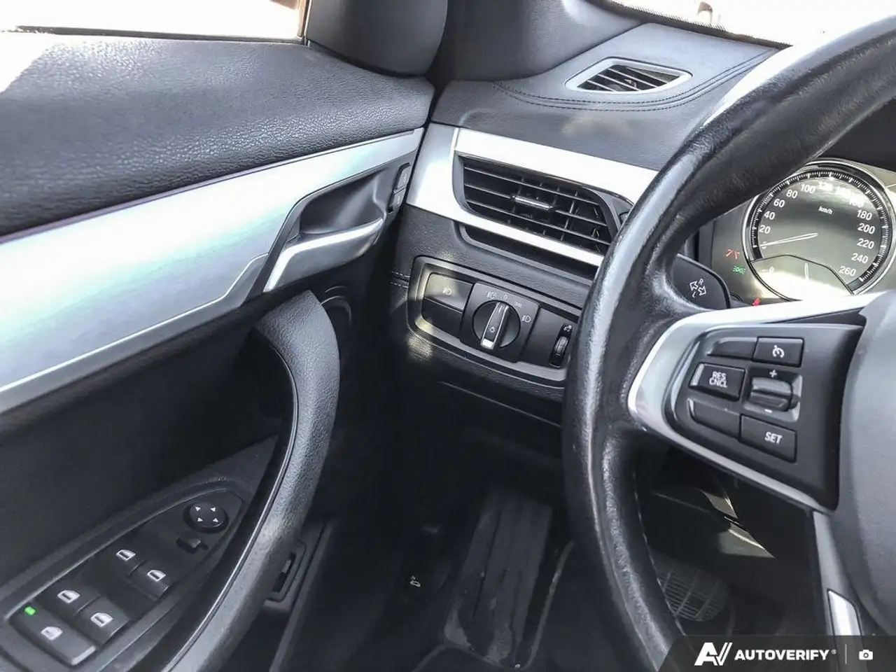 BMW X1 снимка BMW X1