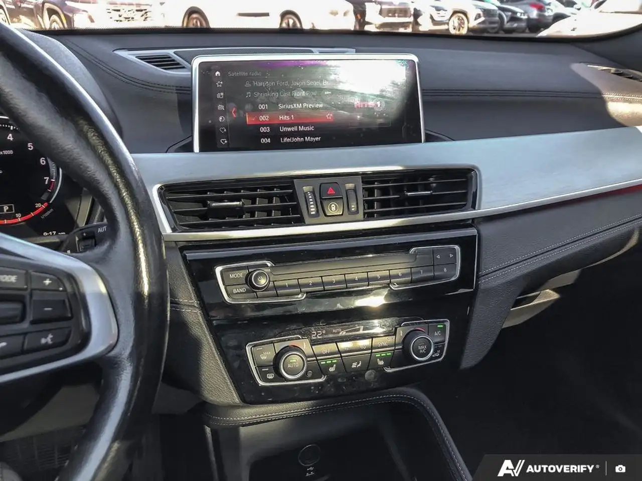 BMW X1 снимка BMW X1