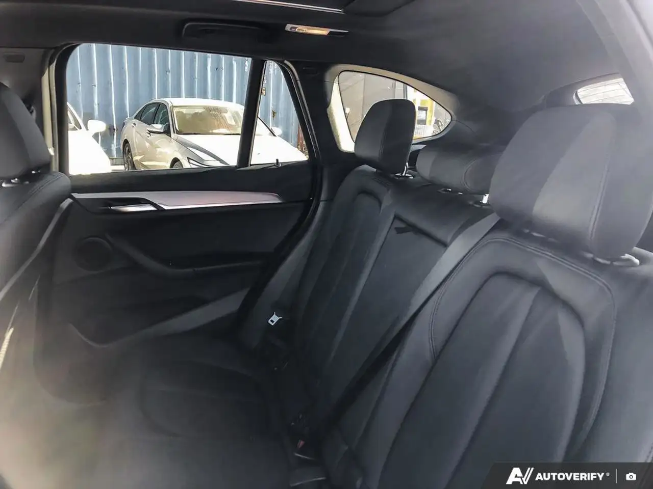 BMW X1 снимка BMW X1
