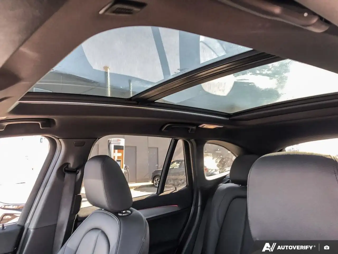 BMW X1 снимка BMW X1