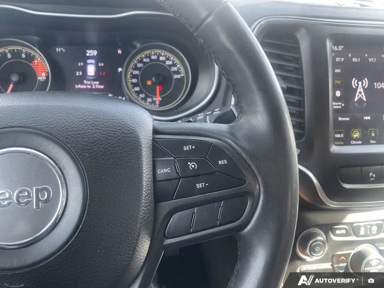 Jeep Cherokee photo Jeep Cherokee