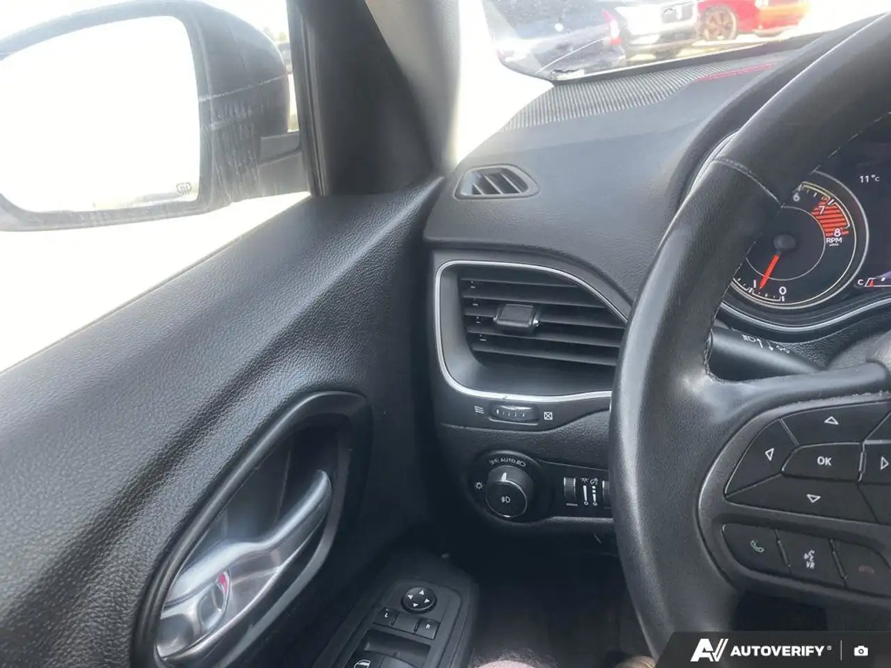 Jeep Cherokee photo Jeep Cherokee