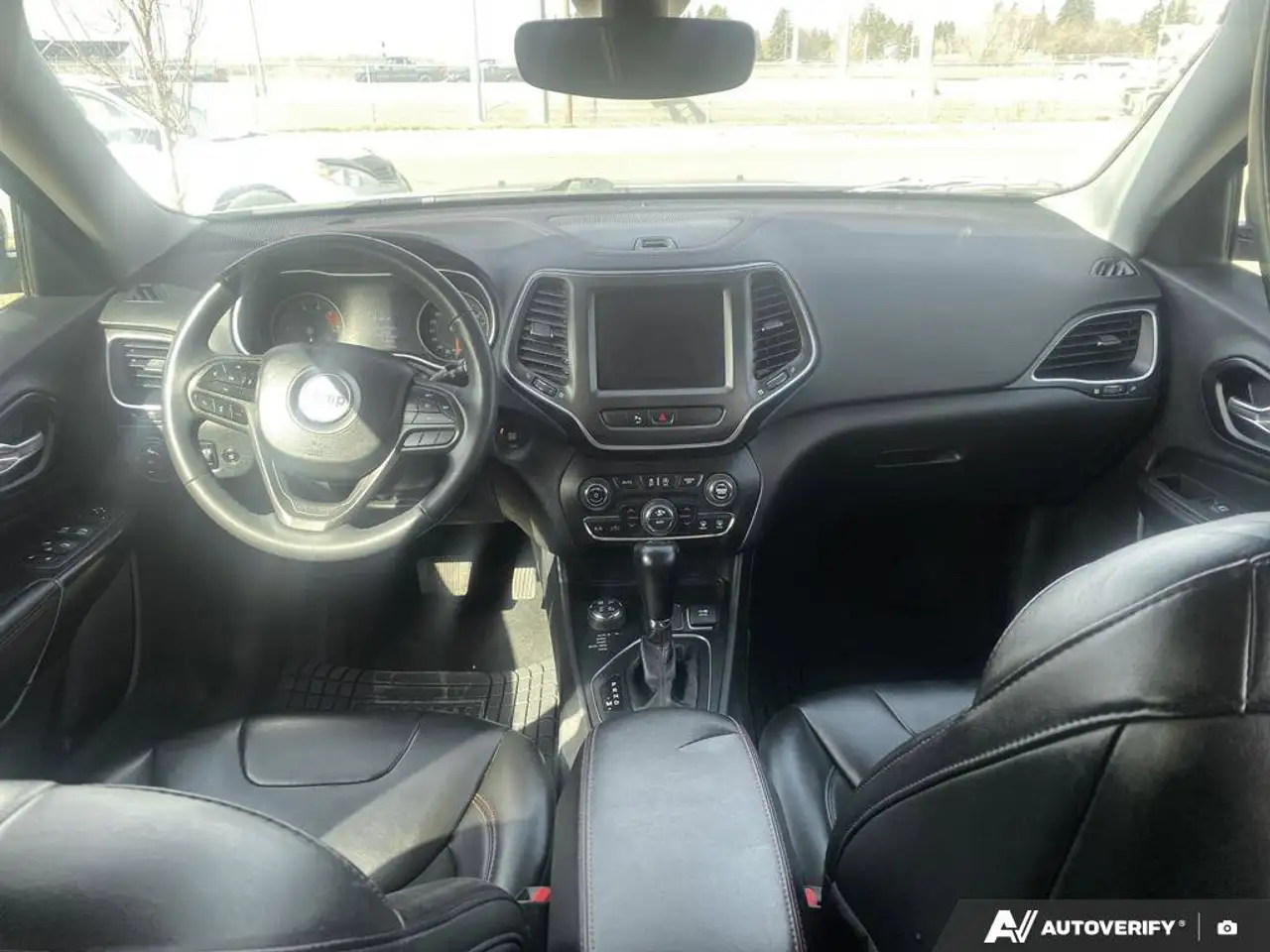 Jeep Cherokee photo Jeep Cherokee