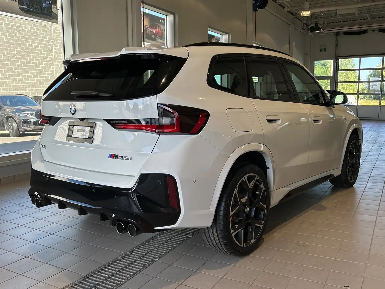 BMW X1 снимка BMW X1