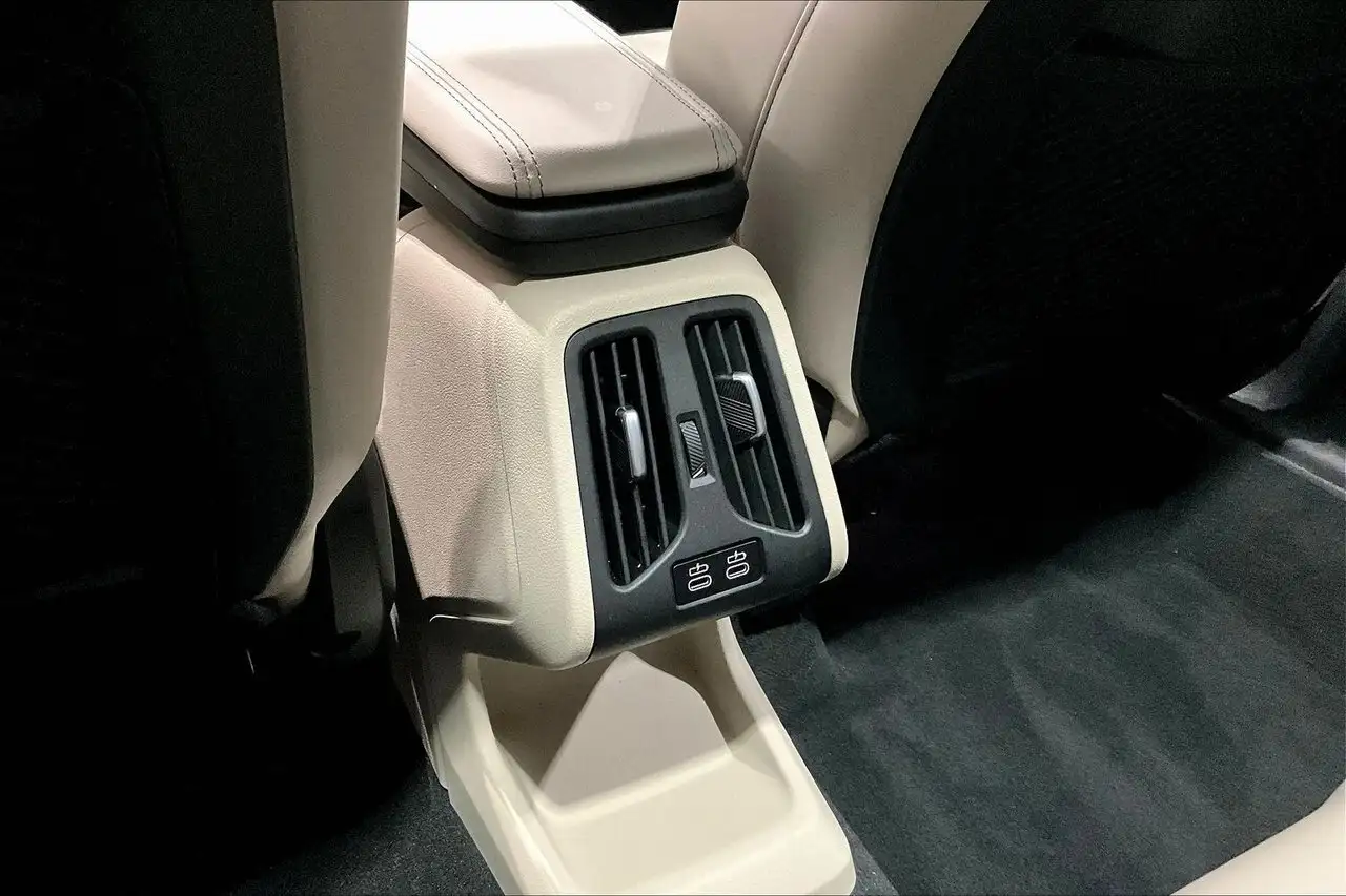 BMW X1 photo BMW X1