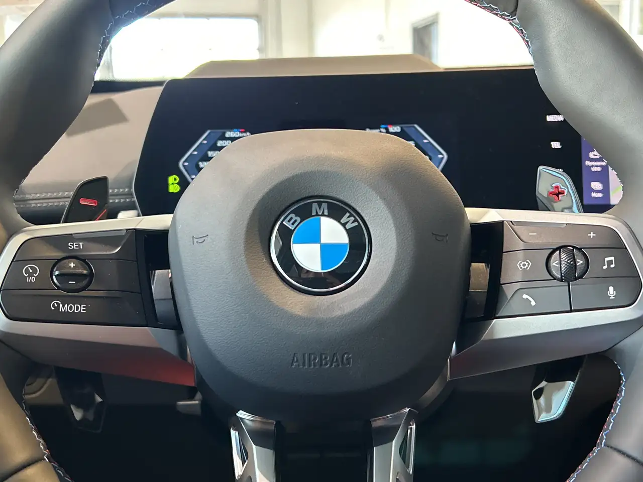 BMW X1 снимка BMW X1