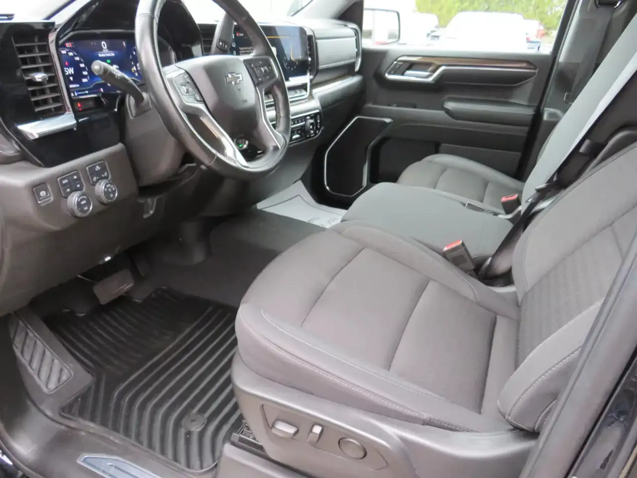 Chevrolet Silverado 1500 снимка Chevrolet Silverado 1500
