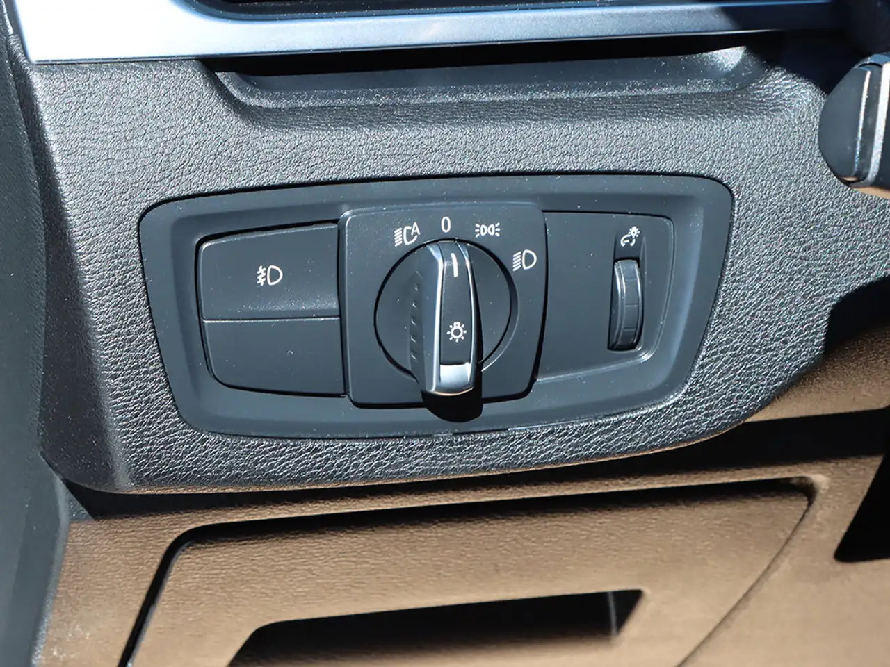 BMW X1 снимка BMW X1