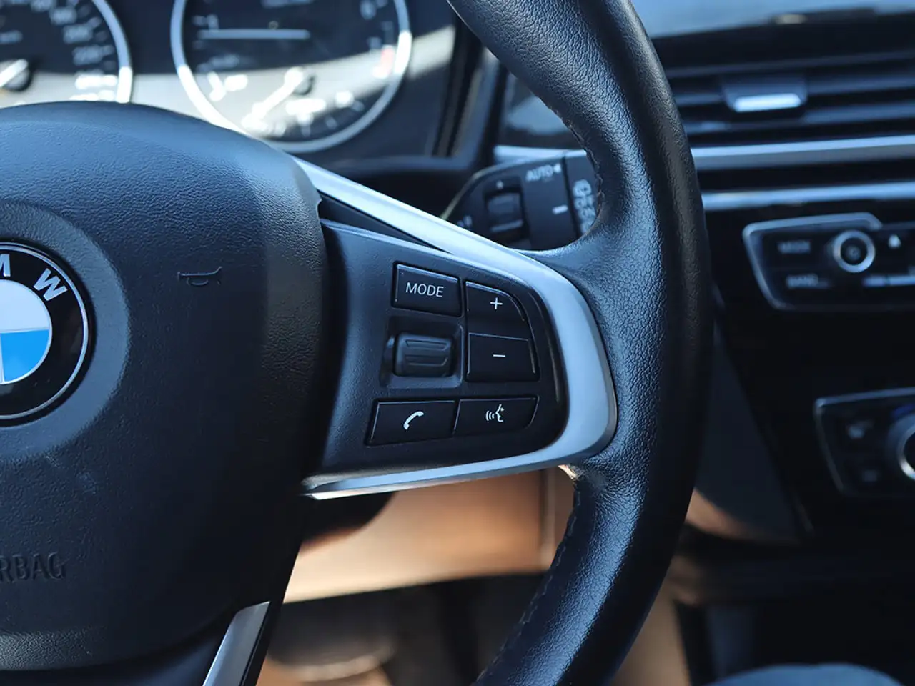 BMW X1 снимка BMW X1