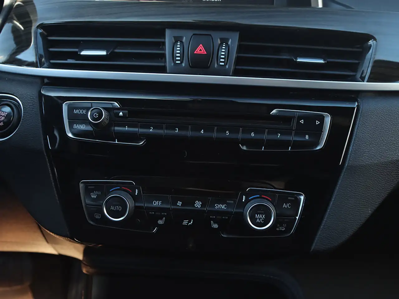 BMW X1 снимка BMW X1