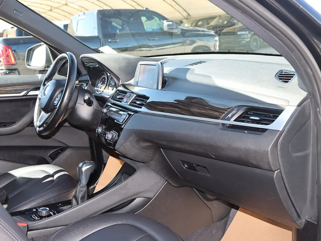 BMW X1 снимка BMW X1