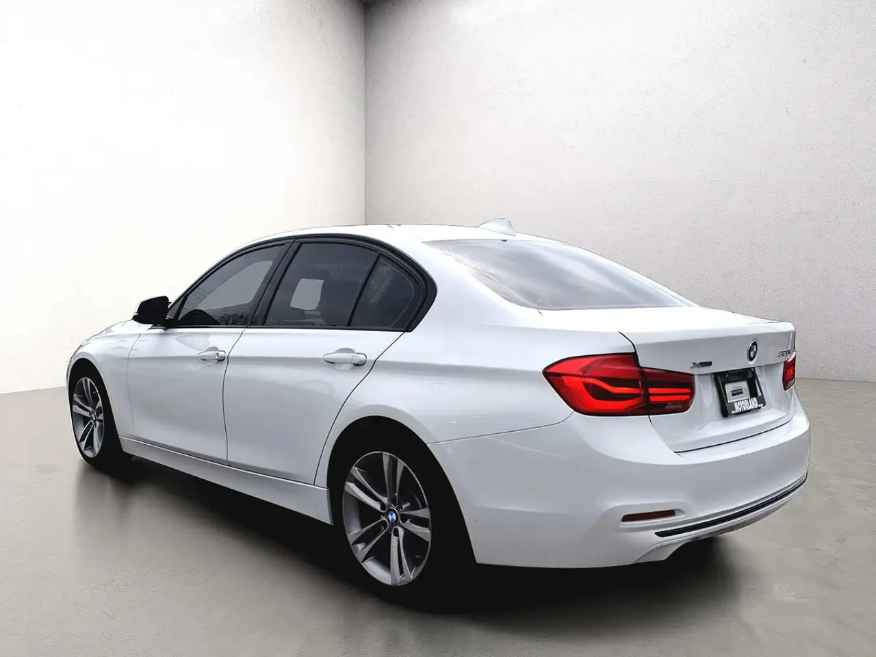BMW 3 Series снимка BMW 3 Series