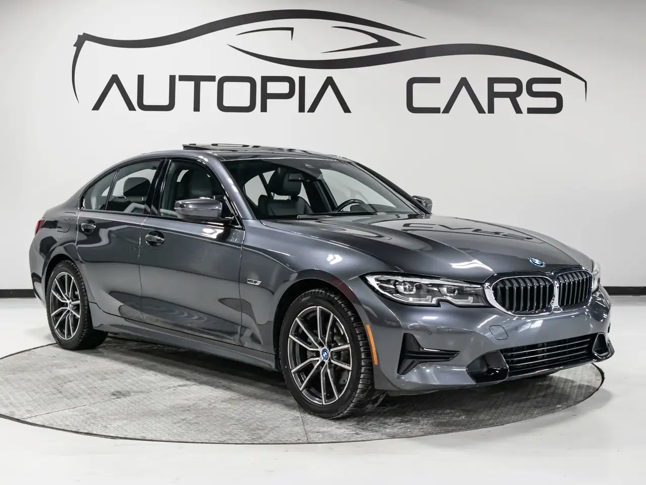 BMW 3 Series photo BMW 3 Series