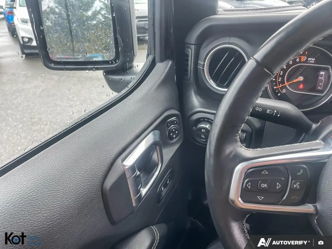 Jeep Gladiator photo Jeep Gladiator