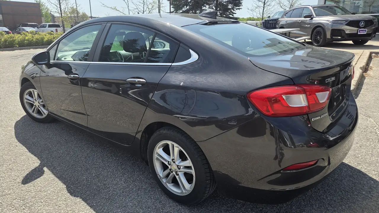Chevrolet Cruze photo Chevrolet Cruze