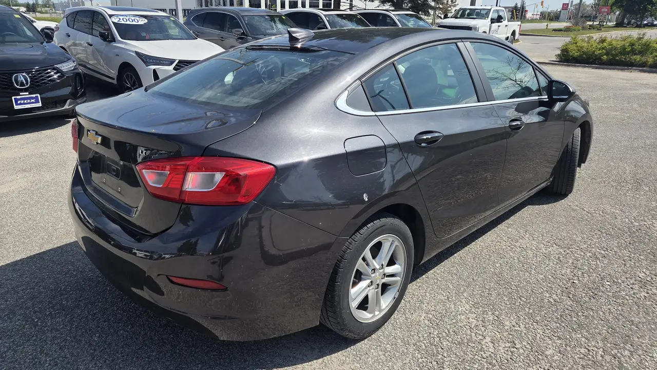 Chevrolet Cruze photo Chevrolet Cruze