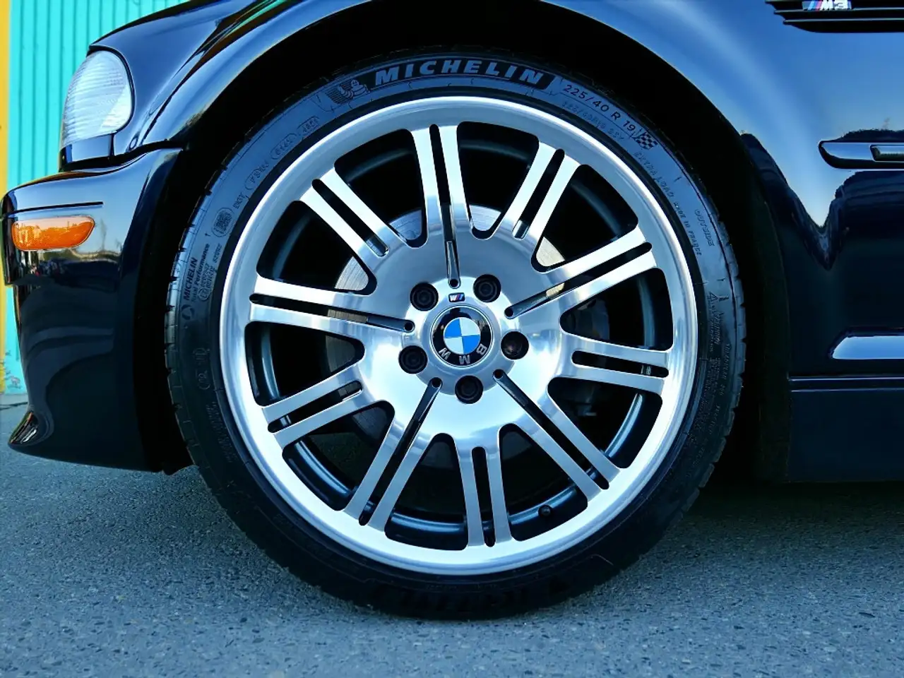 BMW 3 Series photo BMW 3 Series