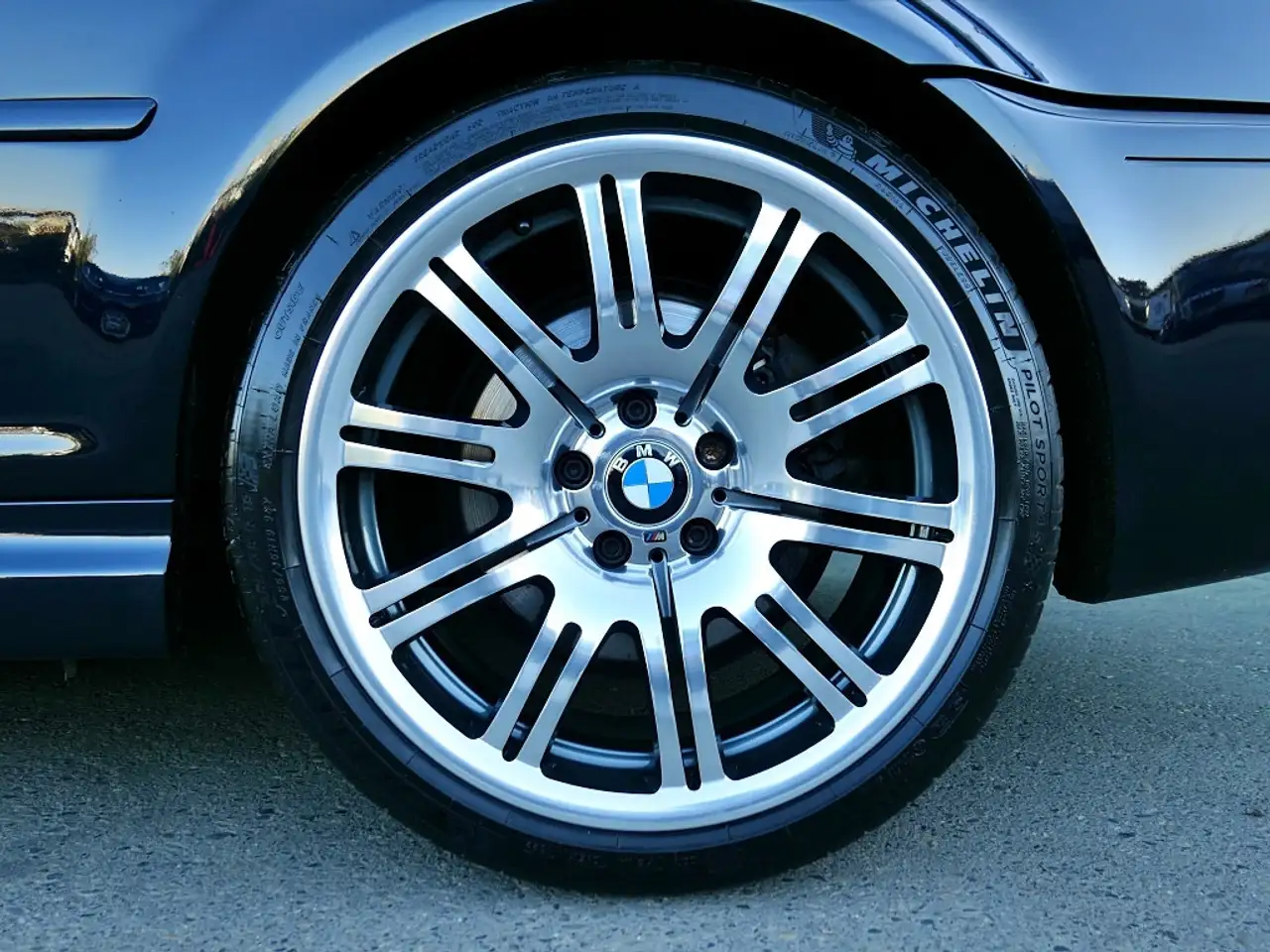 BMW 3 Series photo BMW 3 Series