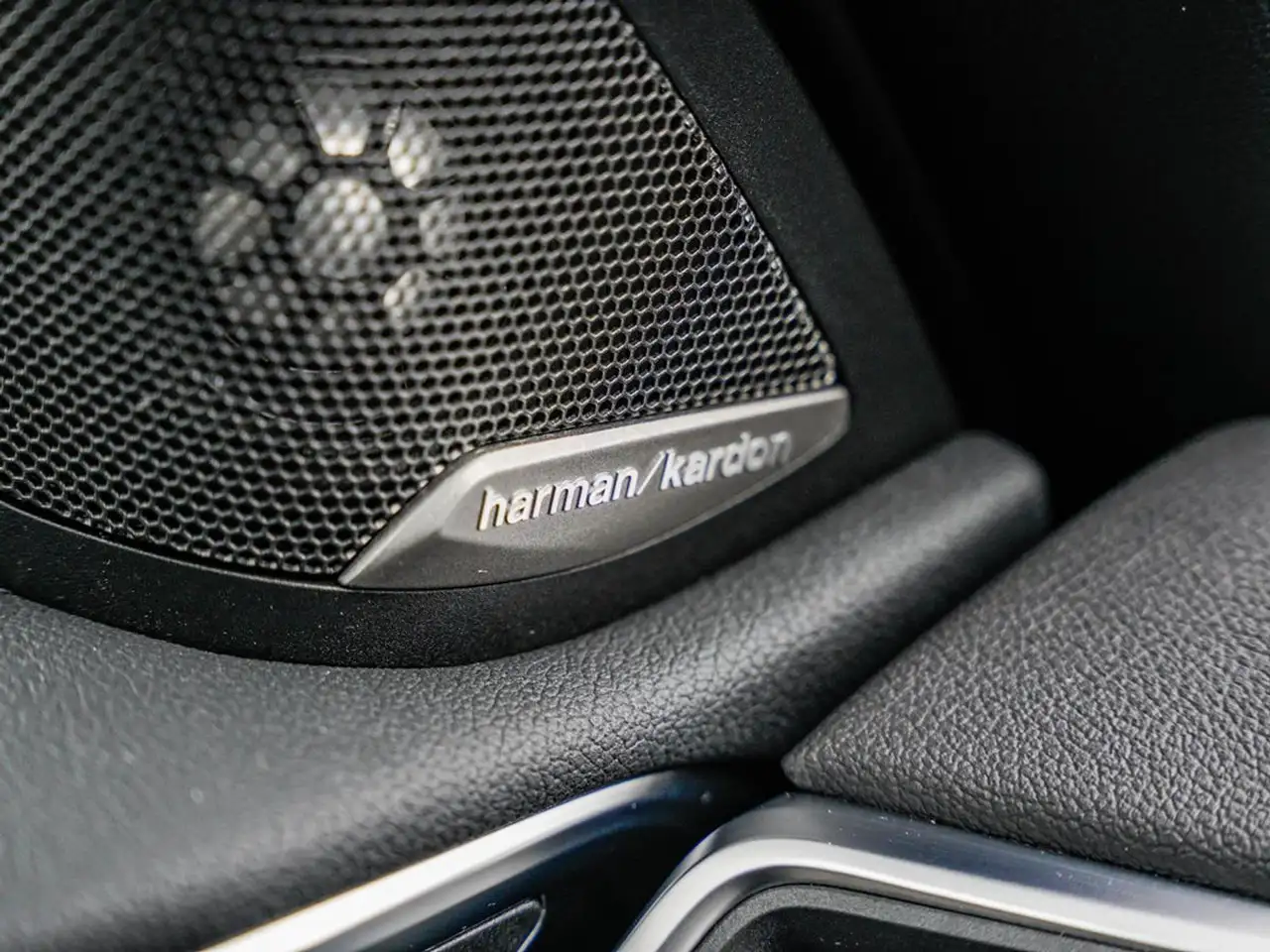 BMW 4 Series photo BMW 4 Series