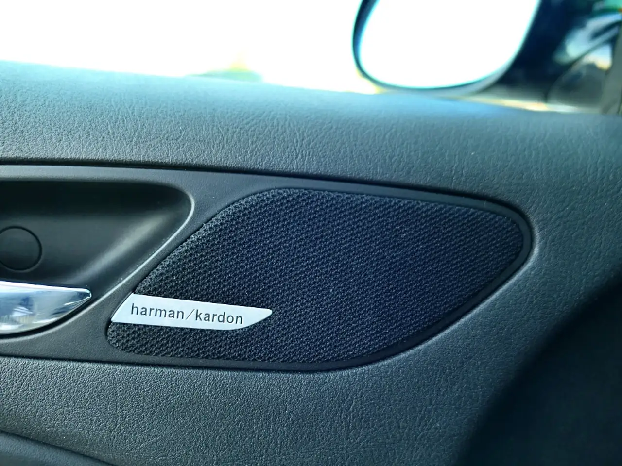 BMW 3 Series photo BMW 3 Series