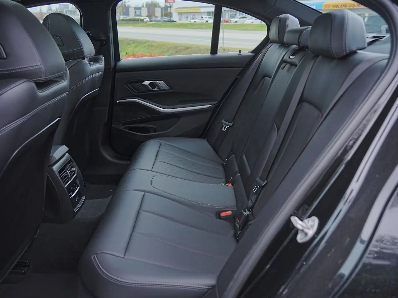 BMW 3 Series photo BMW 3 Series