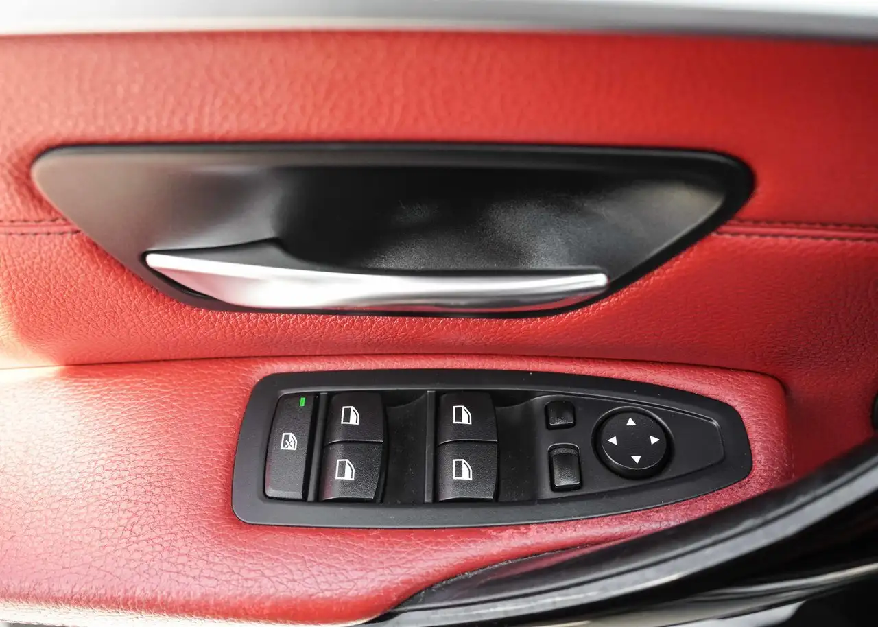 BMW 4 Series снимка BMW 4 Series