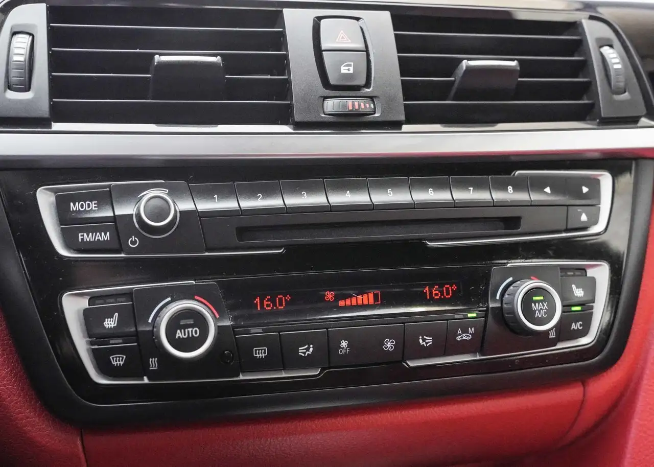 BMW 4 Series снимка BMW 4 Series