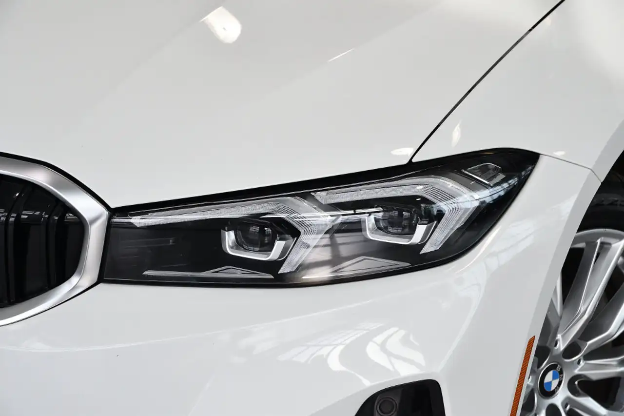 BMW 3 Series photo BMW 3 Series