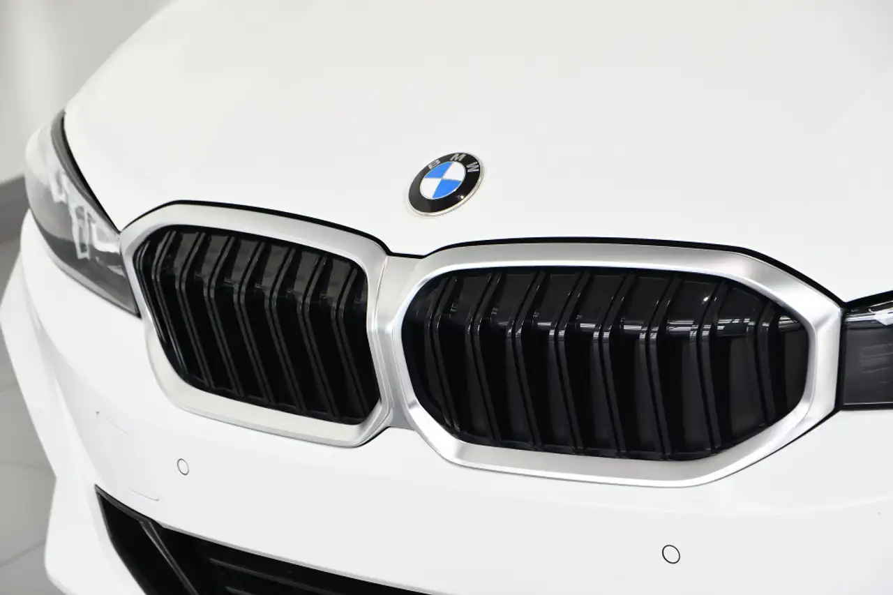 BMW 3 Series photo BMW 3 Series