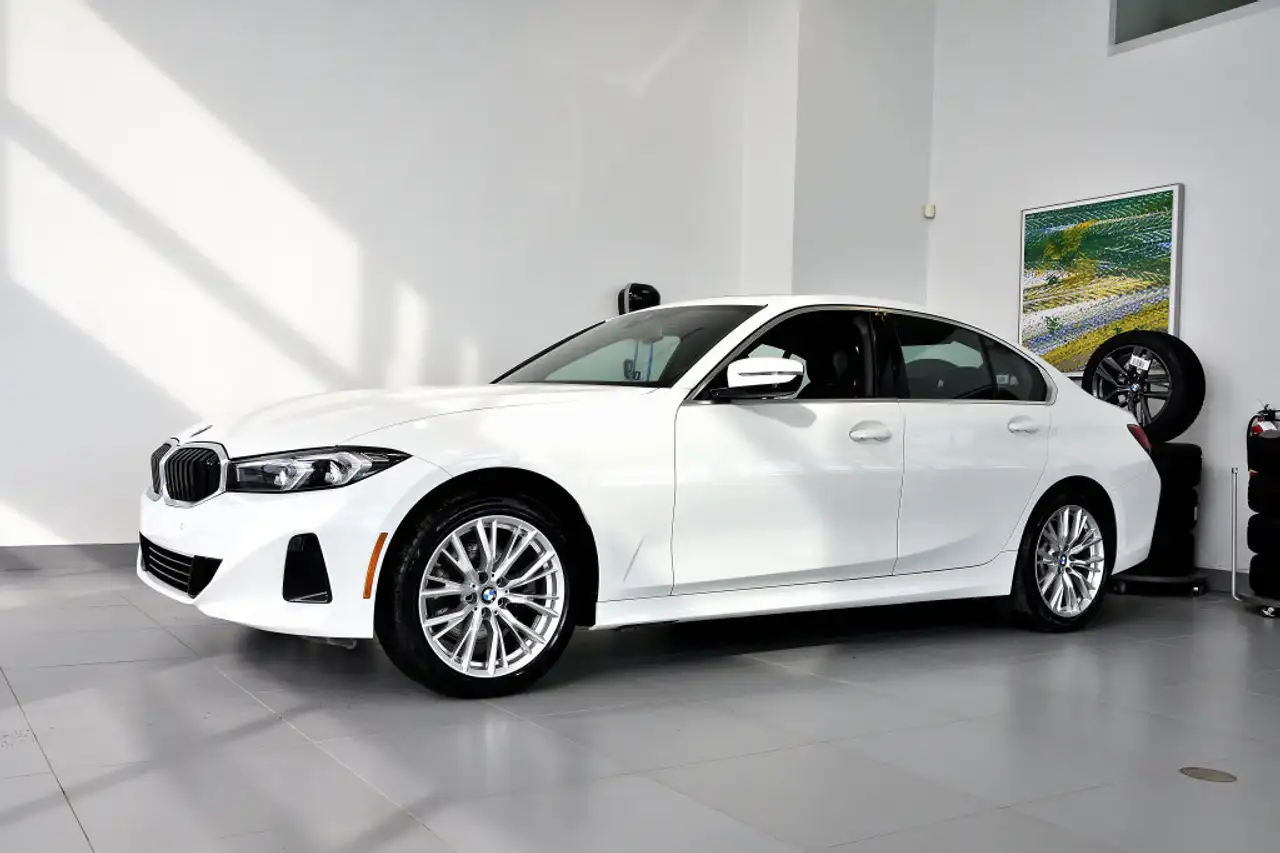 BMW 3 Series photo BMW 3 Series