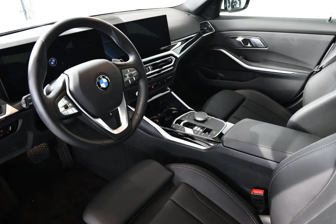 BMW 3 Series photo BMW 3 Series