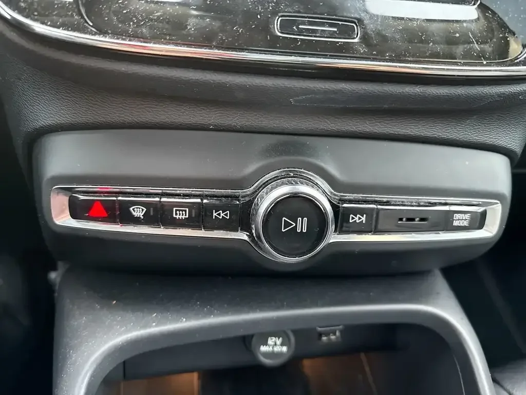 Volvo XC40 снимка Volvo XC40