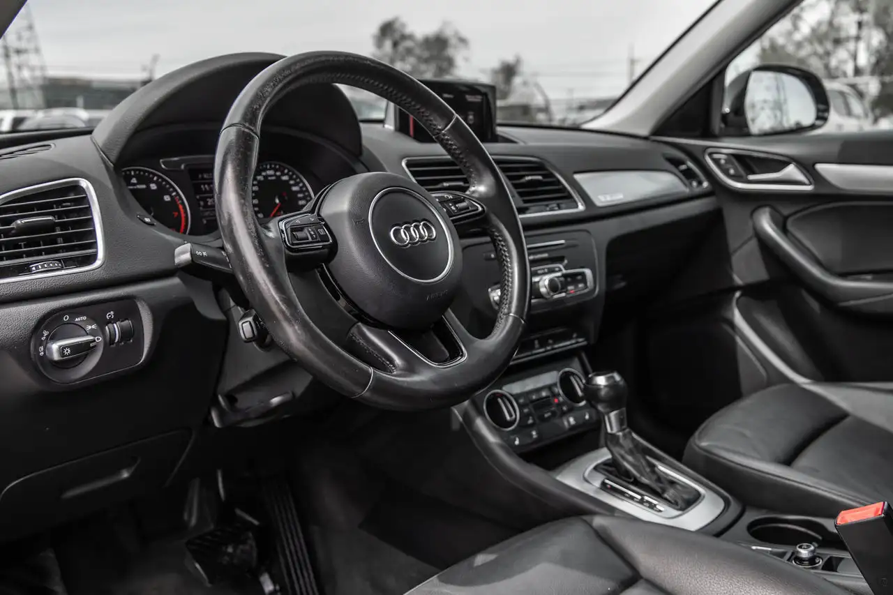 Audi Q3 photo Audi Q3