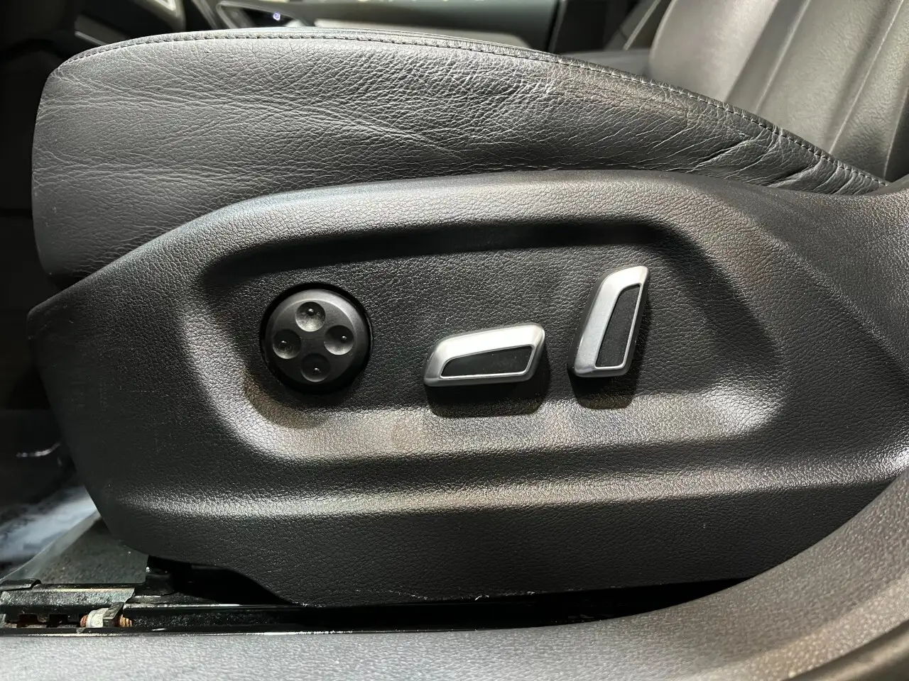 Audi Q3 снимка Audi Q3