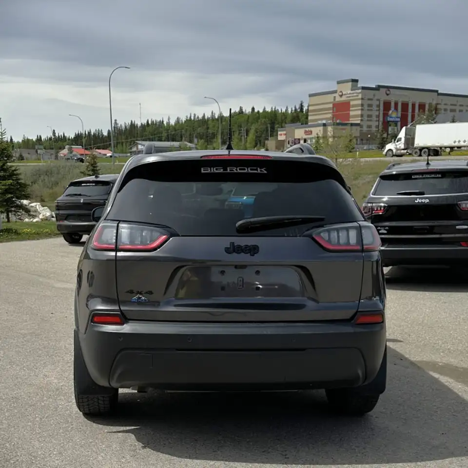 Jeep Cherokee снимка Jeep Cherokee