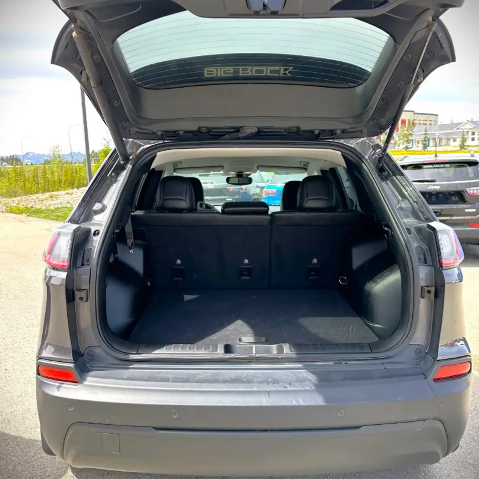 Jeep Cherokee снимка Jeep Cherokee