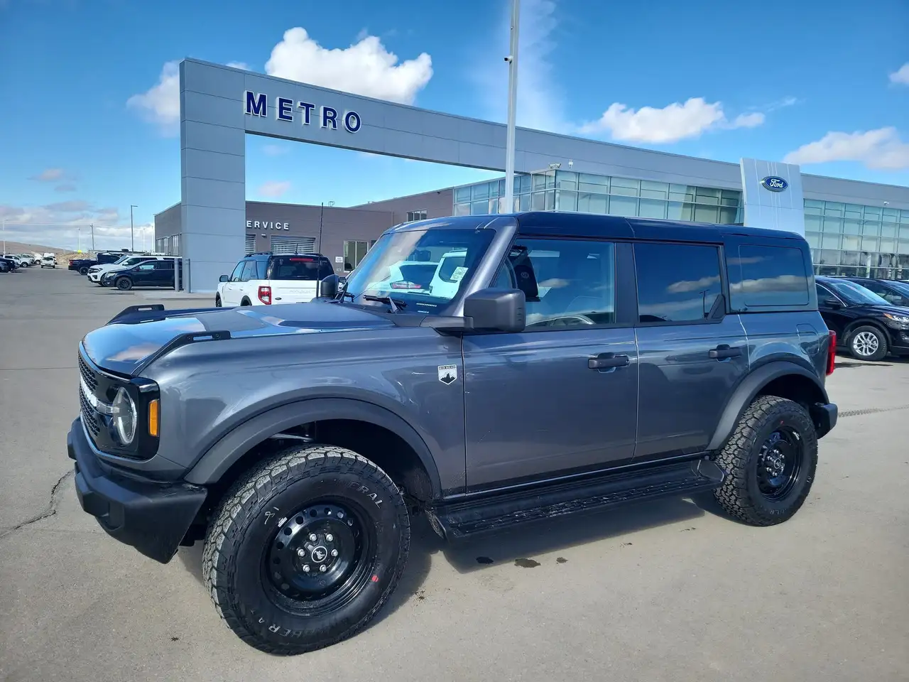 Ford Bronco photo Ford Bronco