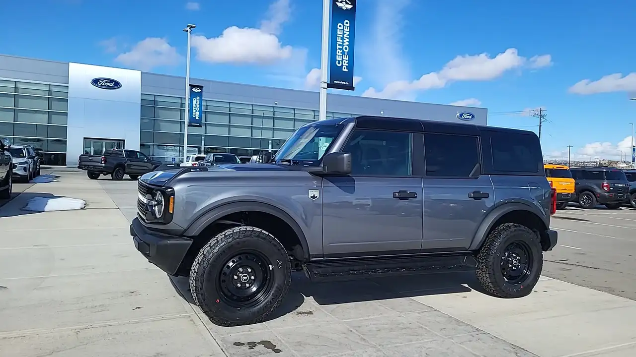 Ford Bronco photo Ford Bronco