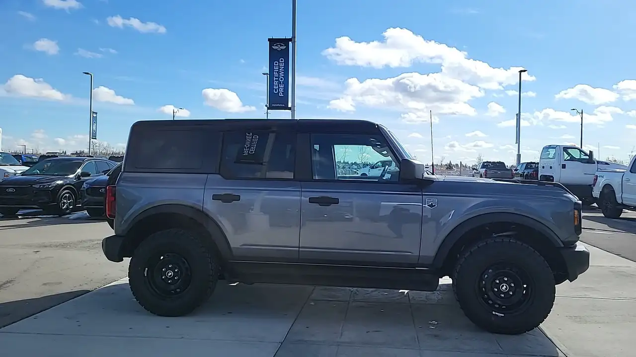 Ford Bronco photo Ford Bronco
