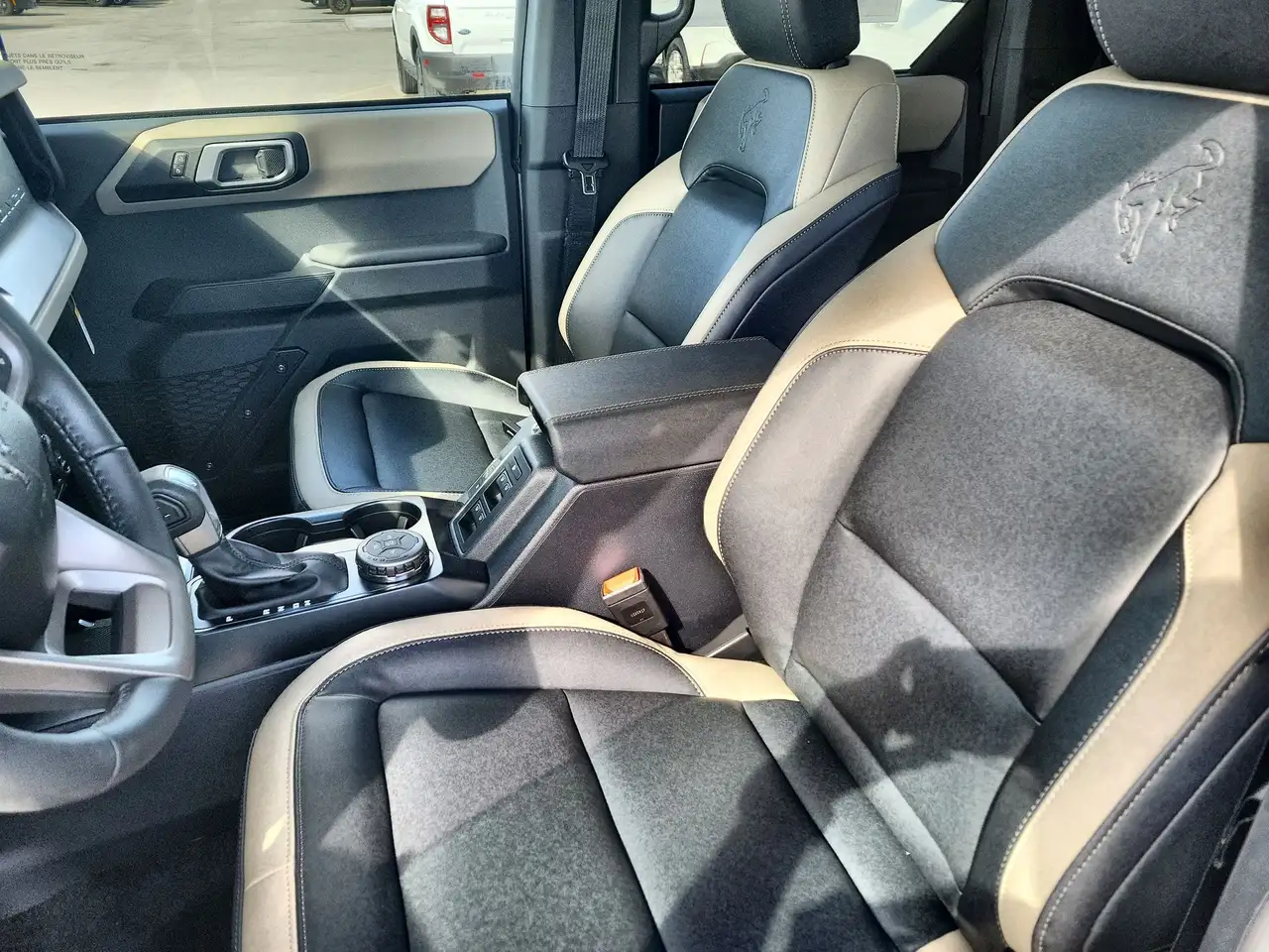 Ford Bronco photo Ford Bronco
