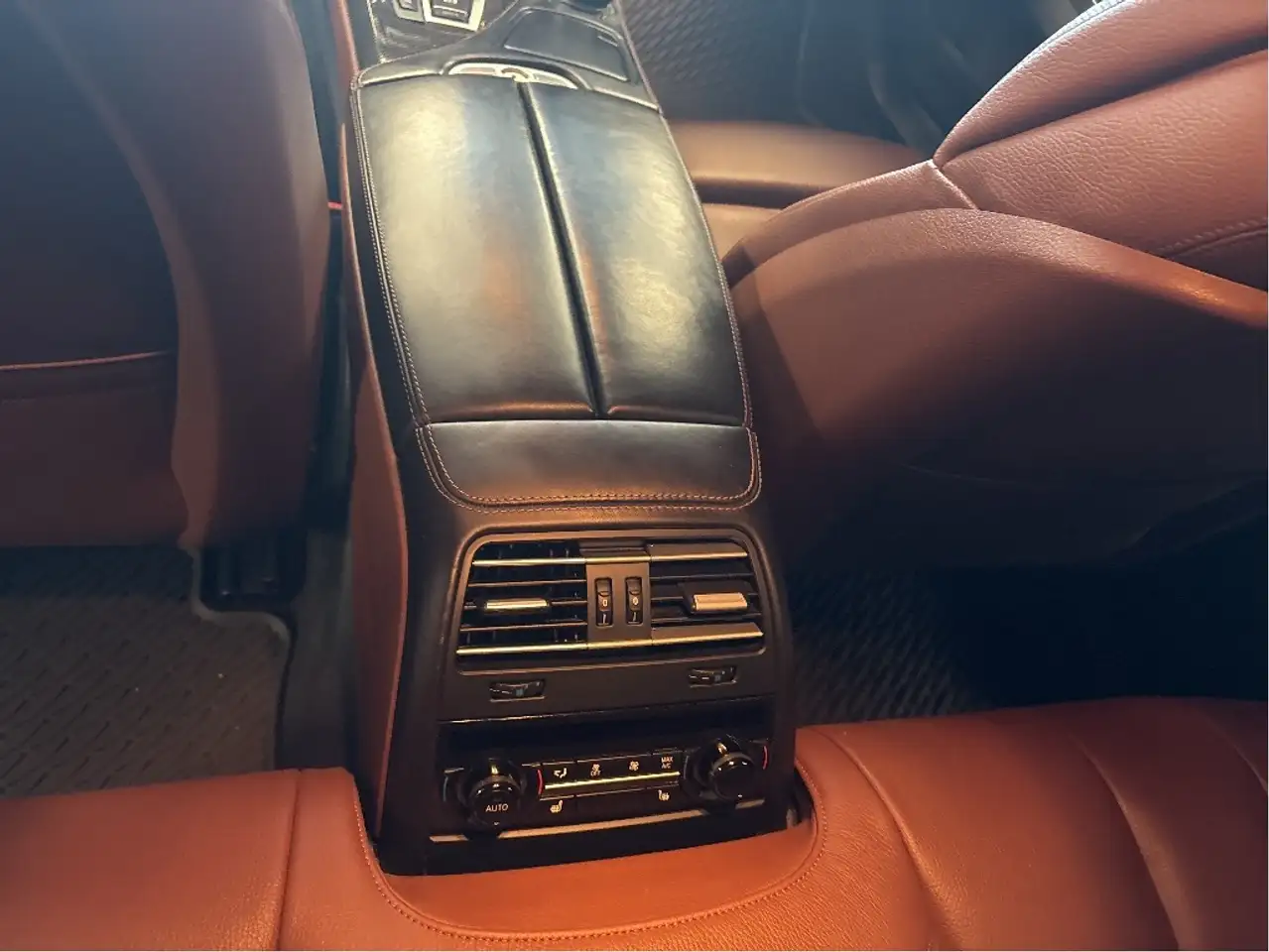 BMW 6 Series снимка BMW 6 Series