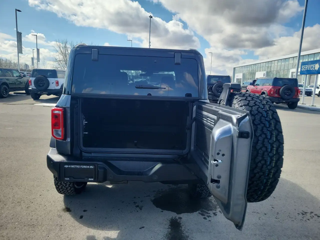 Ford Bronco photo Ford Bronco