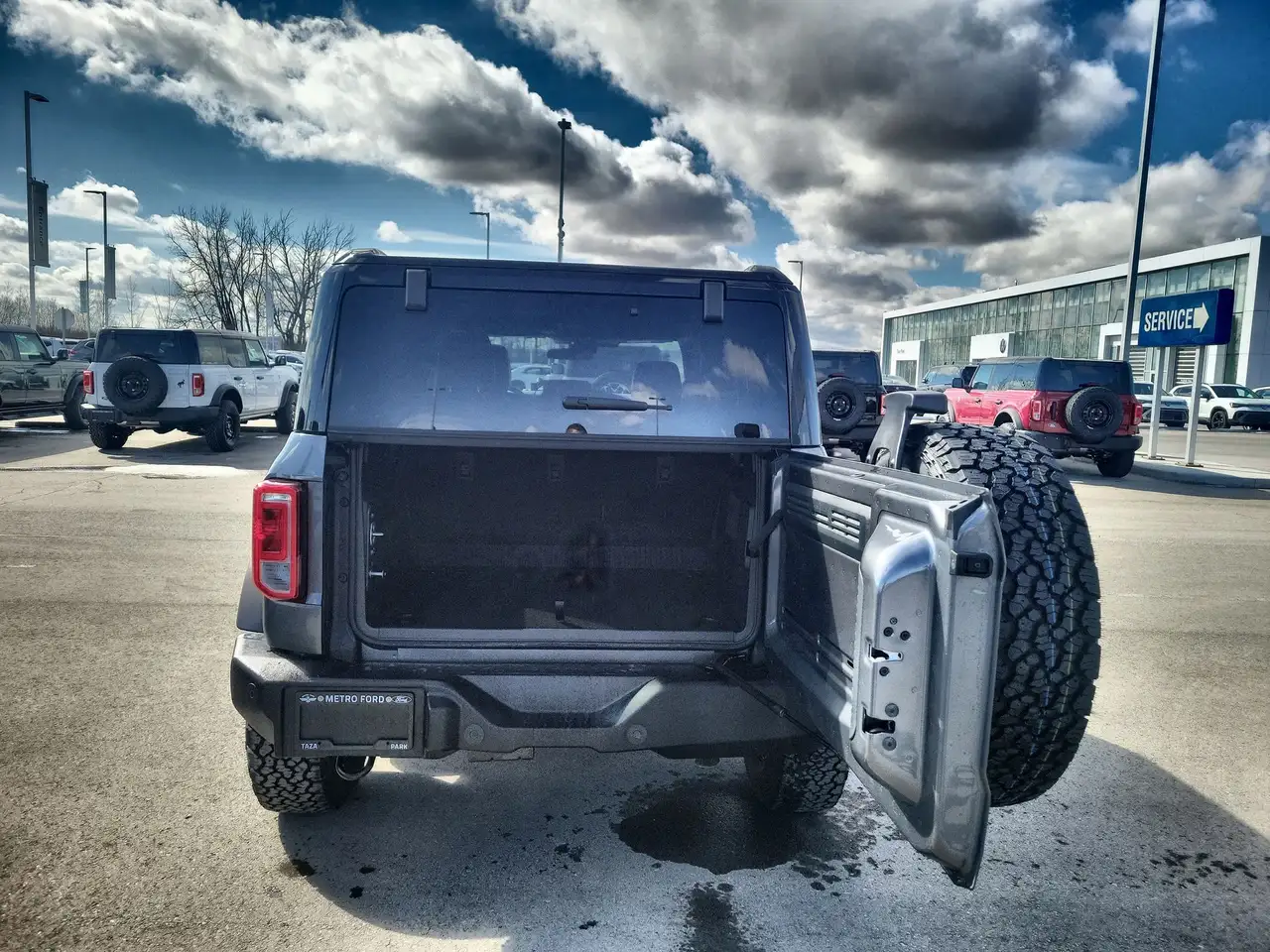 Ford Bronco photo Ford Bronco