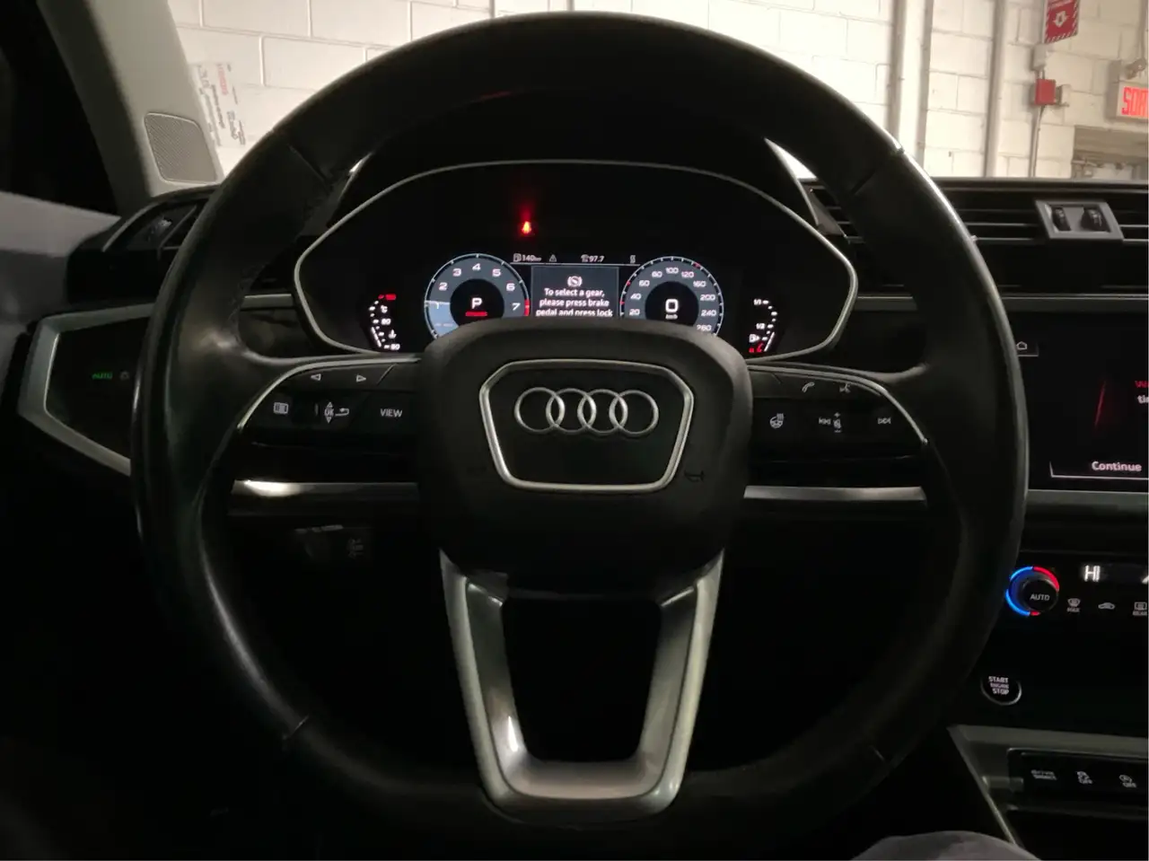 Audi Q3 снимка Audi Q3