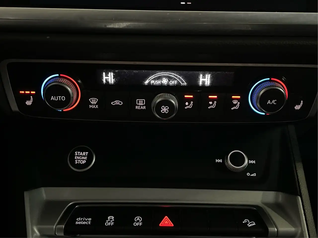 Audi Q3 снимка Audi Q3