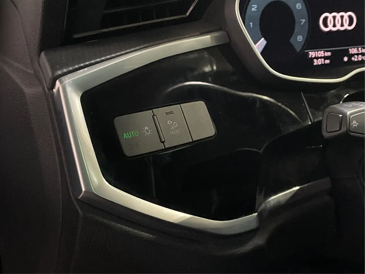 Audi Q3 снимка Audi Q3
