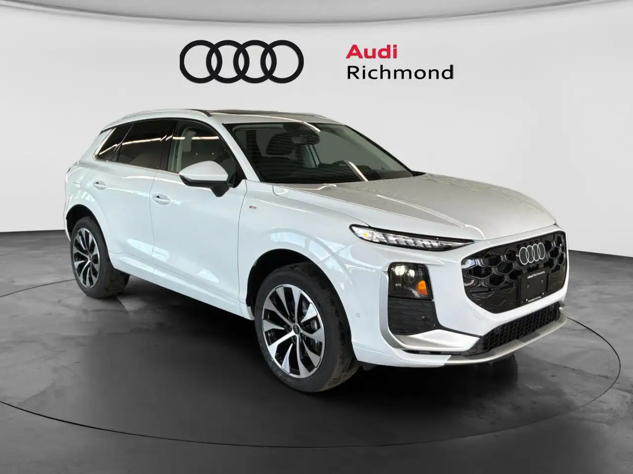 Audi Q3 photo Audi Q3